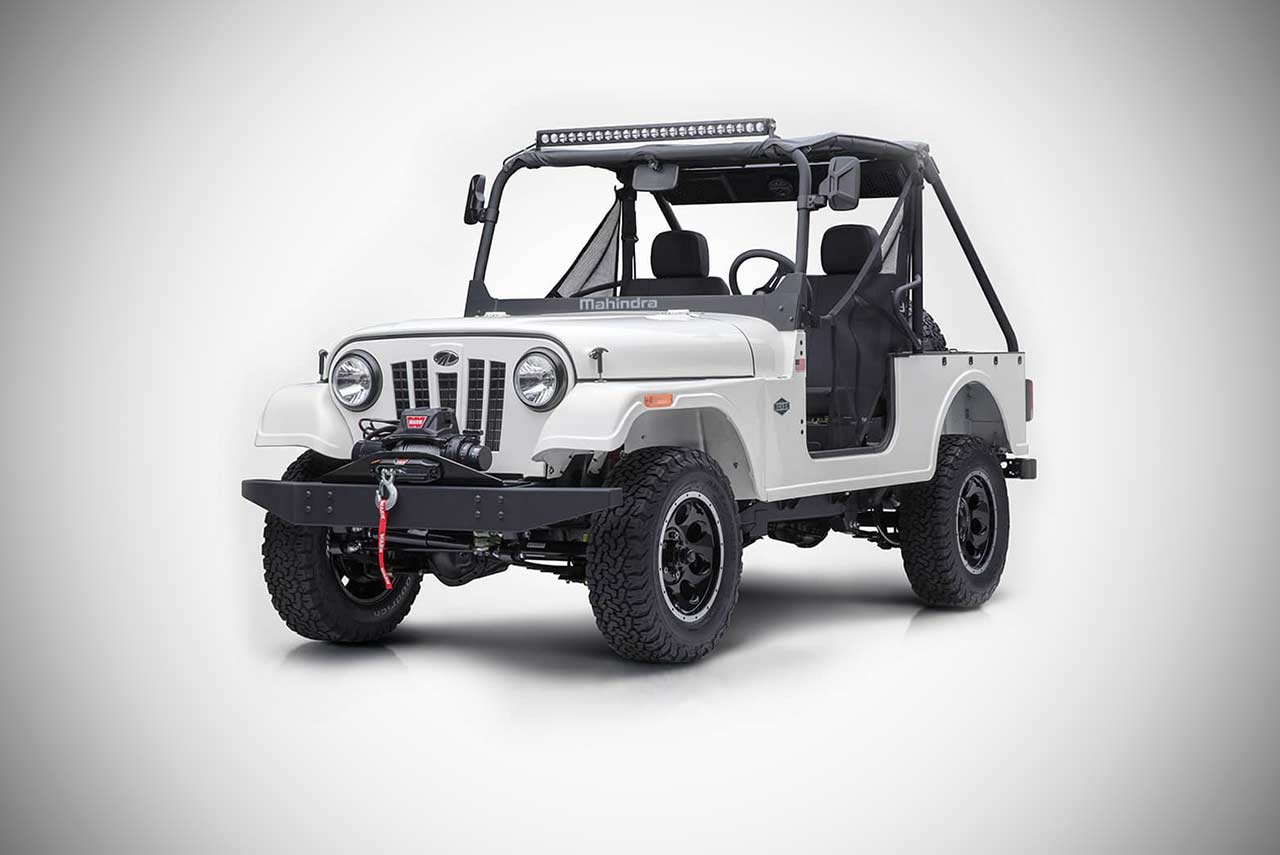 Mahindra ROXOR Classic White (8) - AUTOBICS