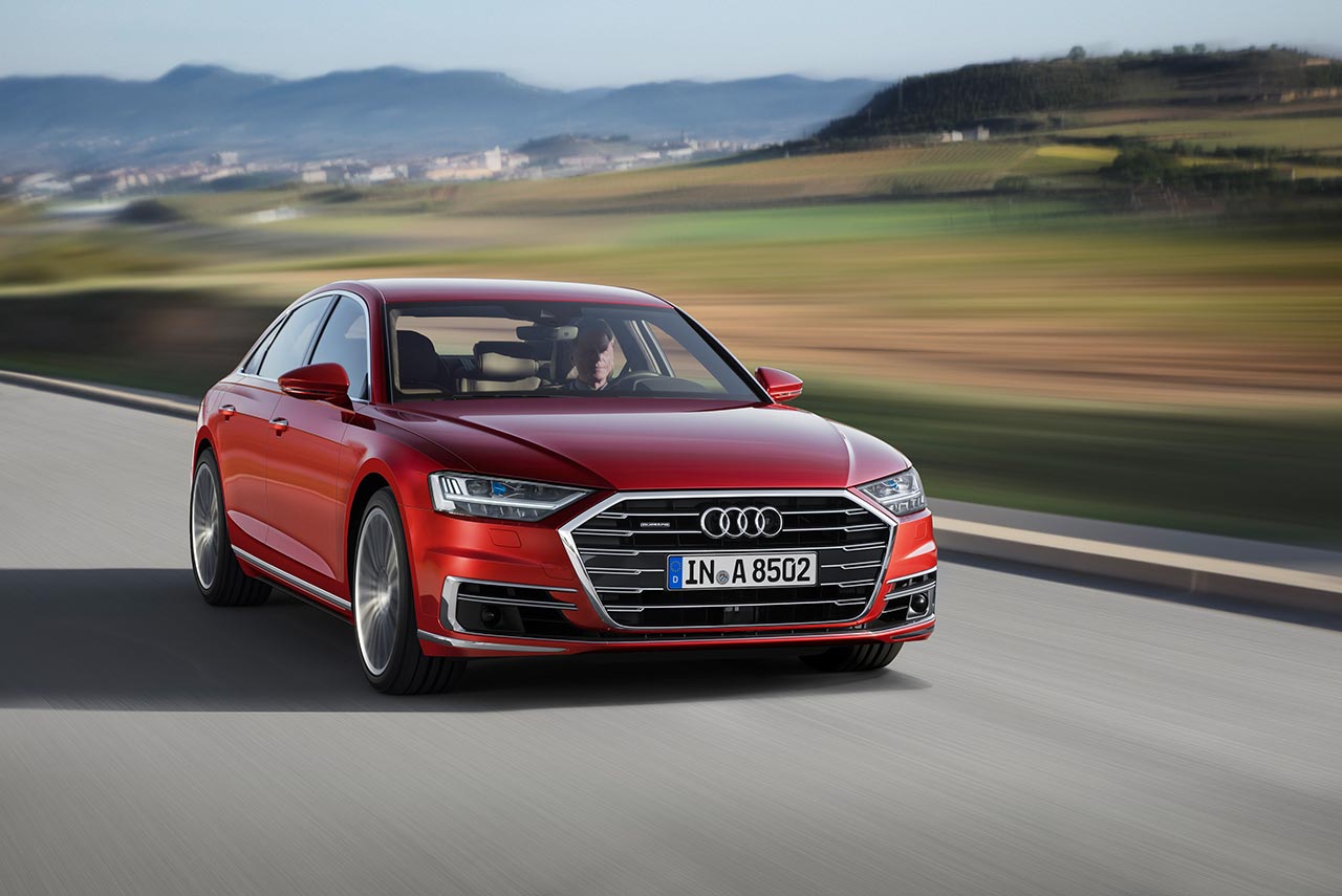 2018 Audi A8 front right motion - AUTOBICS