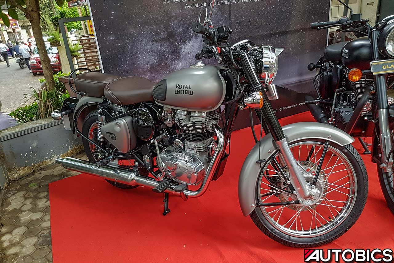Royal Enfield Classic 350 Gunmetal Grey and Classic 500 Stealth Black ...