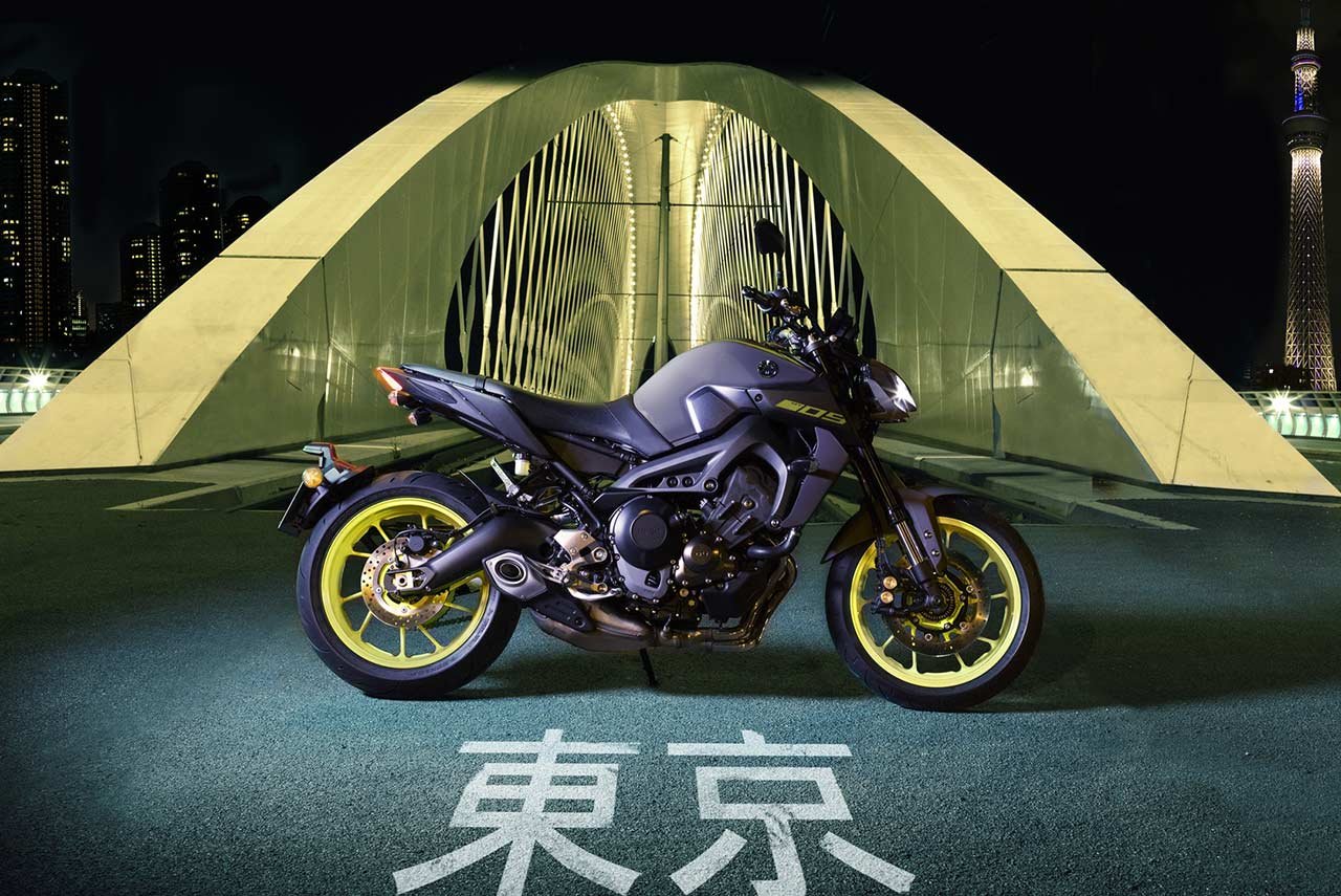 2018 Yamaha MT-09 right side