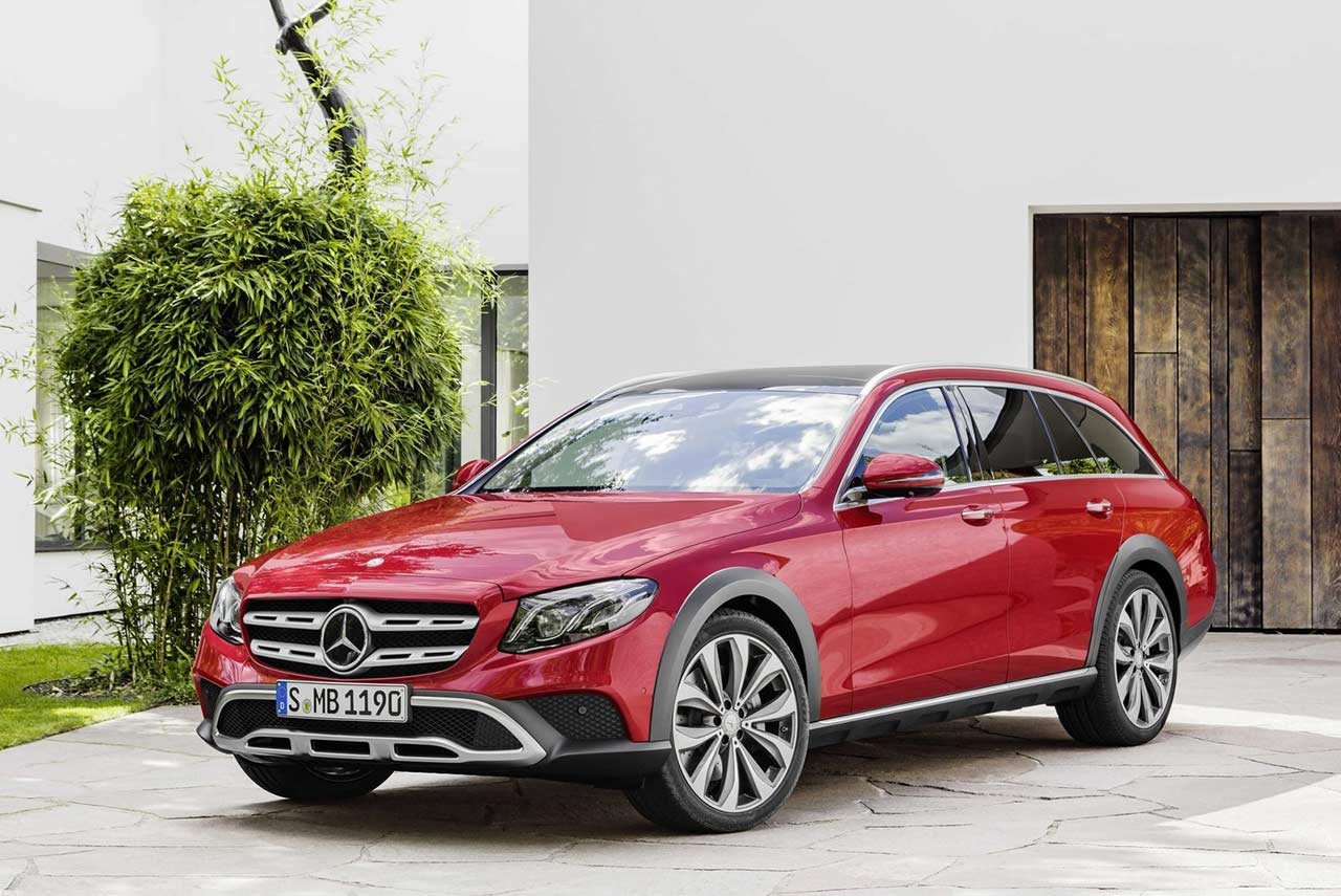 Mercedes-Benz E-Class All-Terrain 2017 Front Quarter