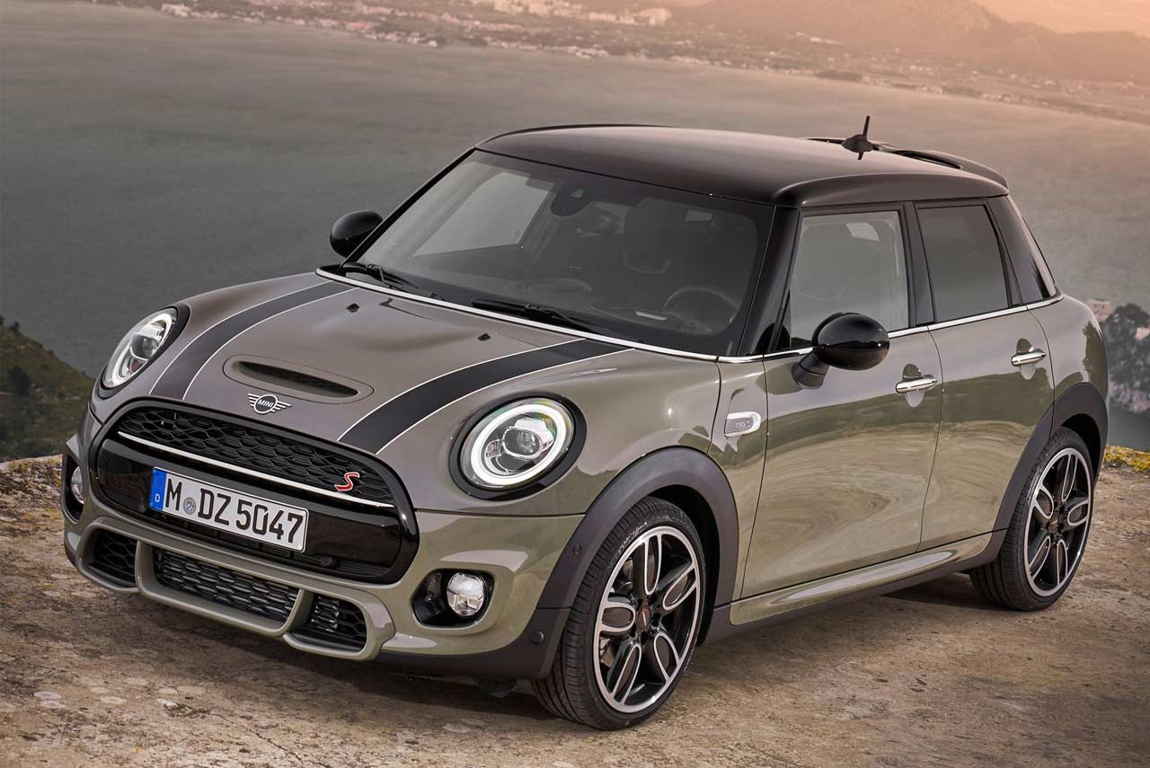 2022 Mini Cooper S  5 door Front Quarter AUTOBICS