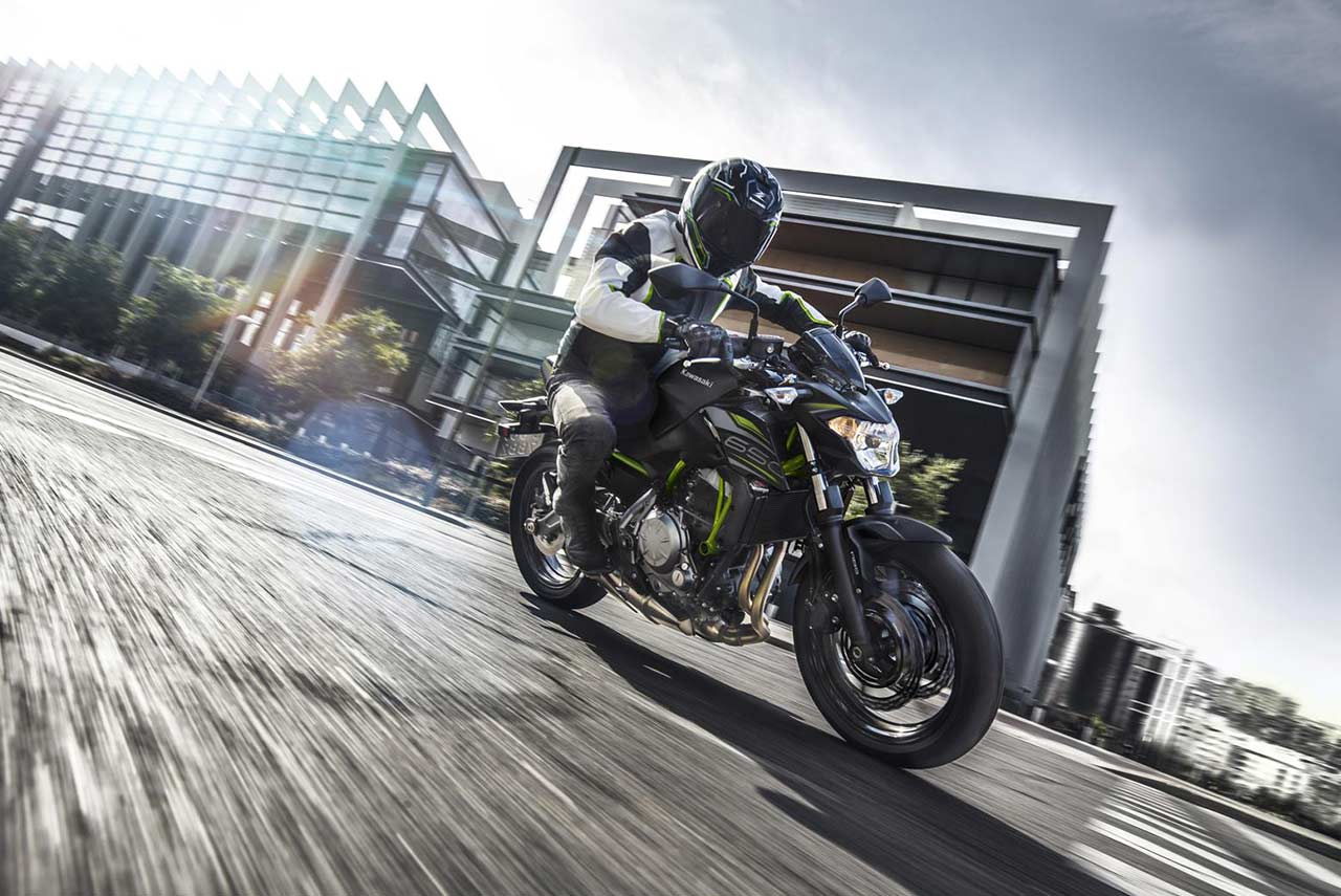 2019 Kawasaki Z650 Spark Black Cornering