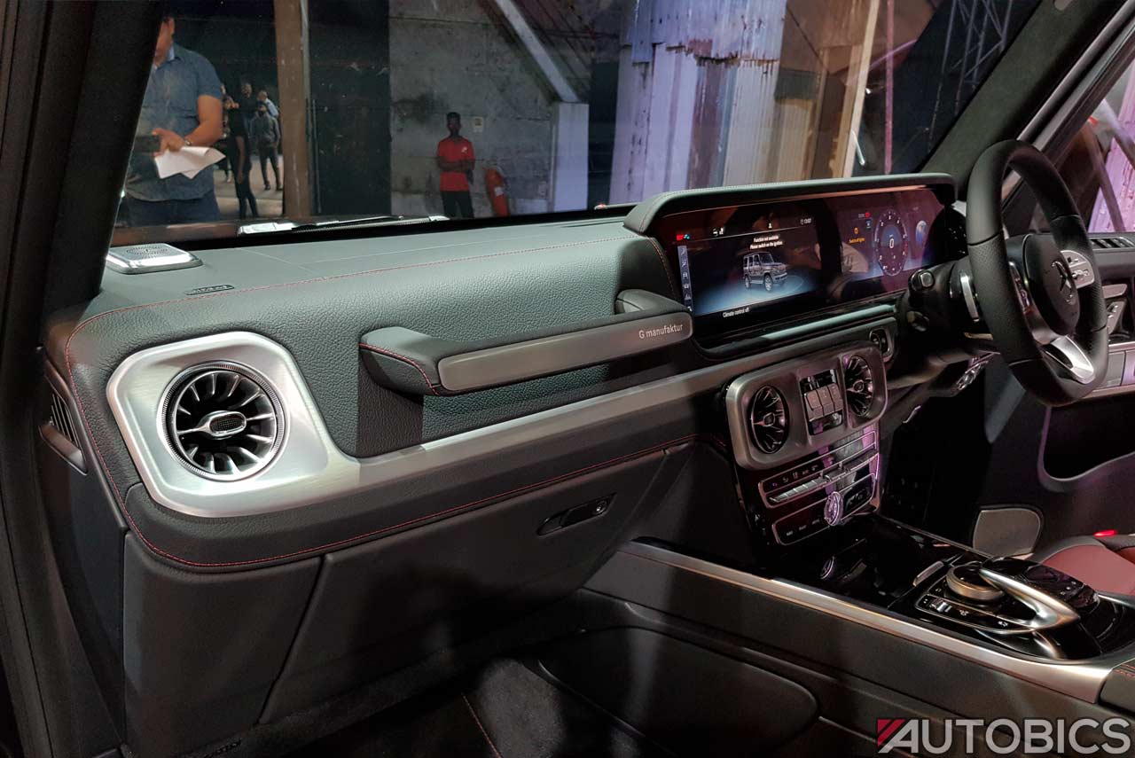 Mercedes-Benz G-Class G350d Interior Left 2019 - AUTOBICS