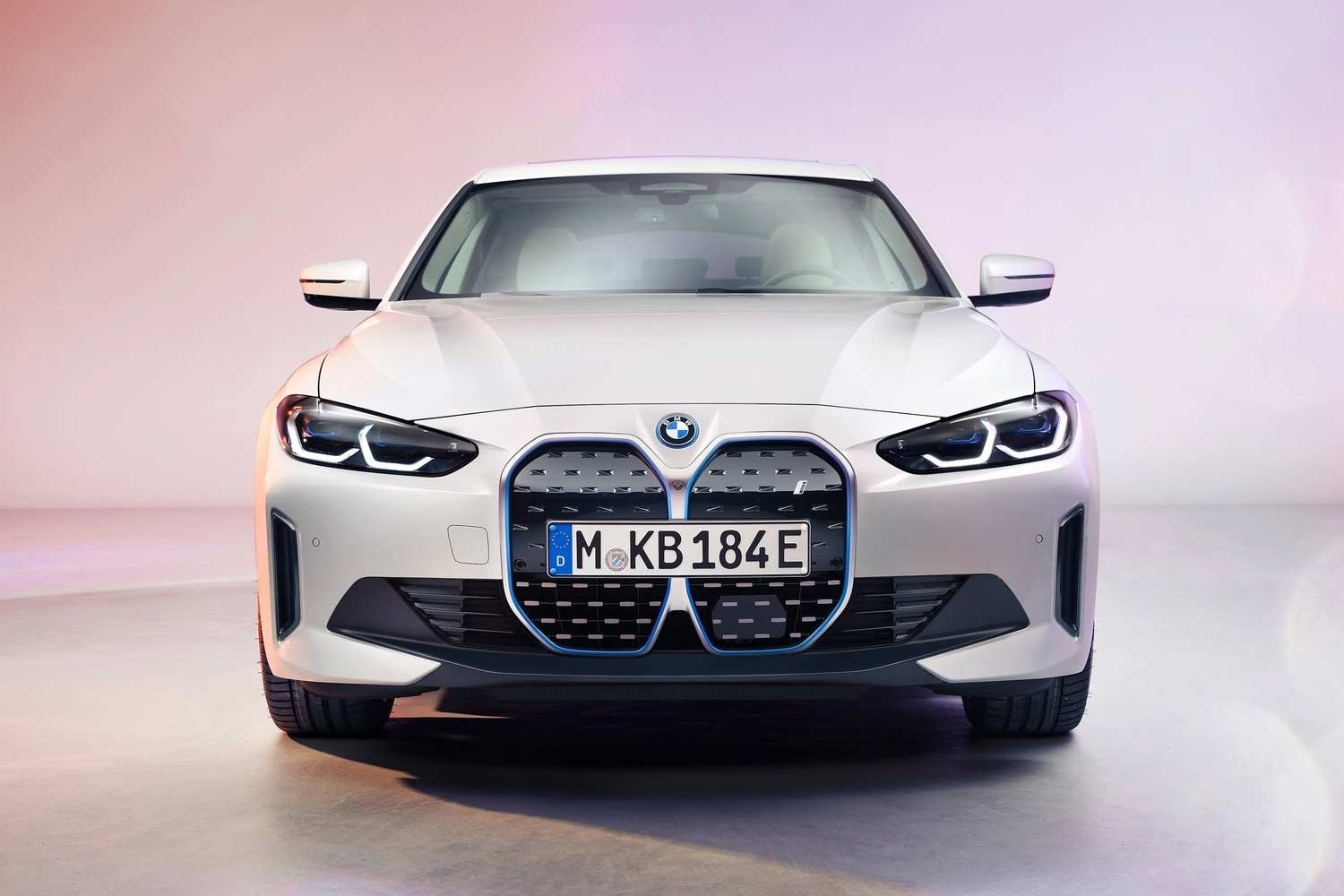 2022 BMW i4 fullelectric sedan revealed AUTOBICS