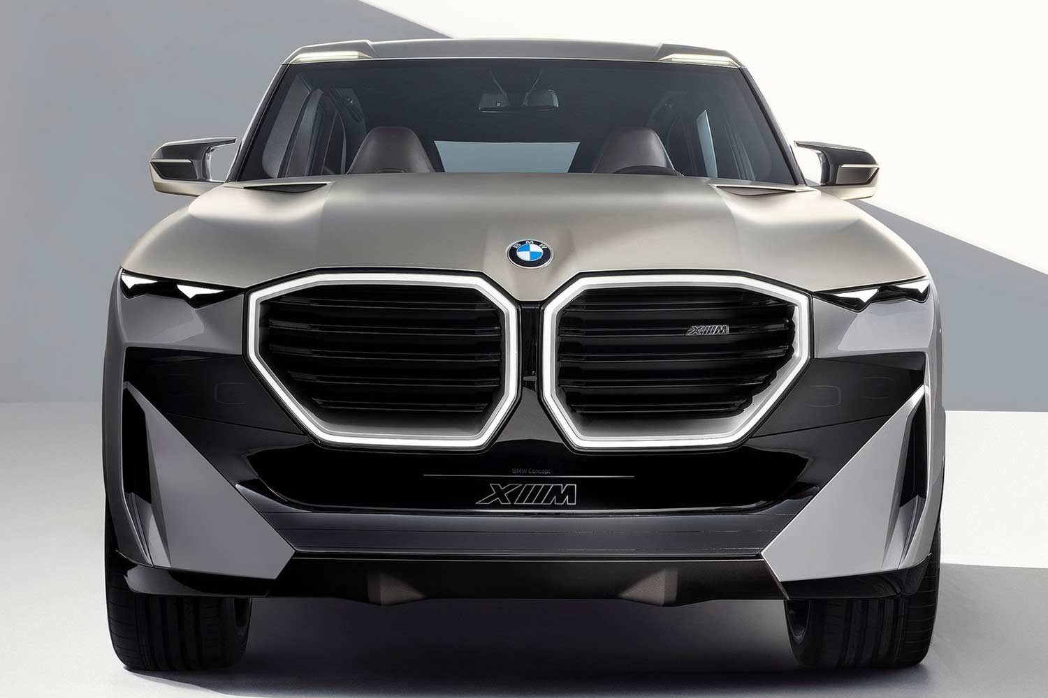 2021 BMW XM Concept Front | AUTOBICS