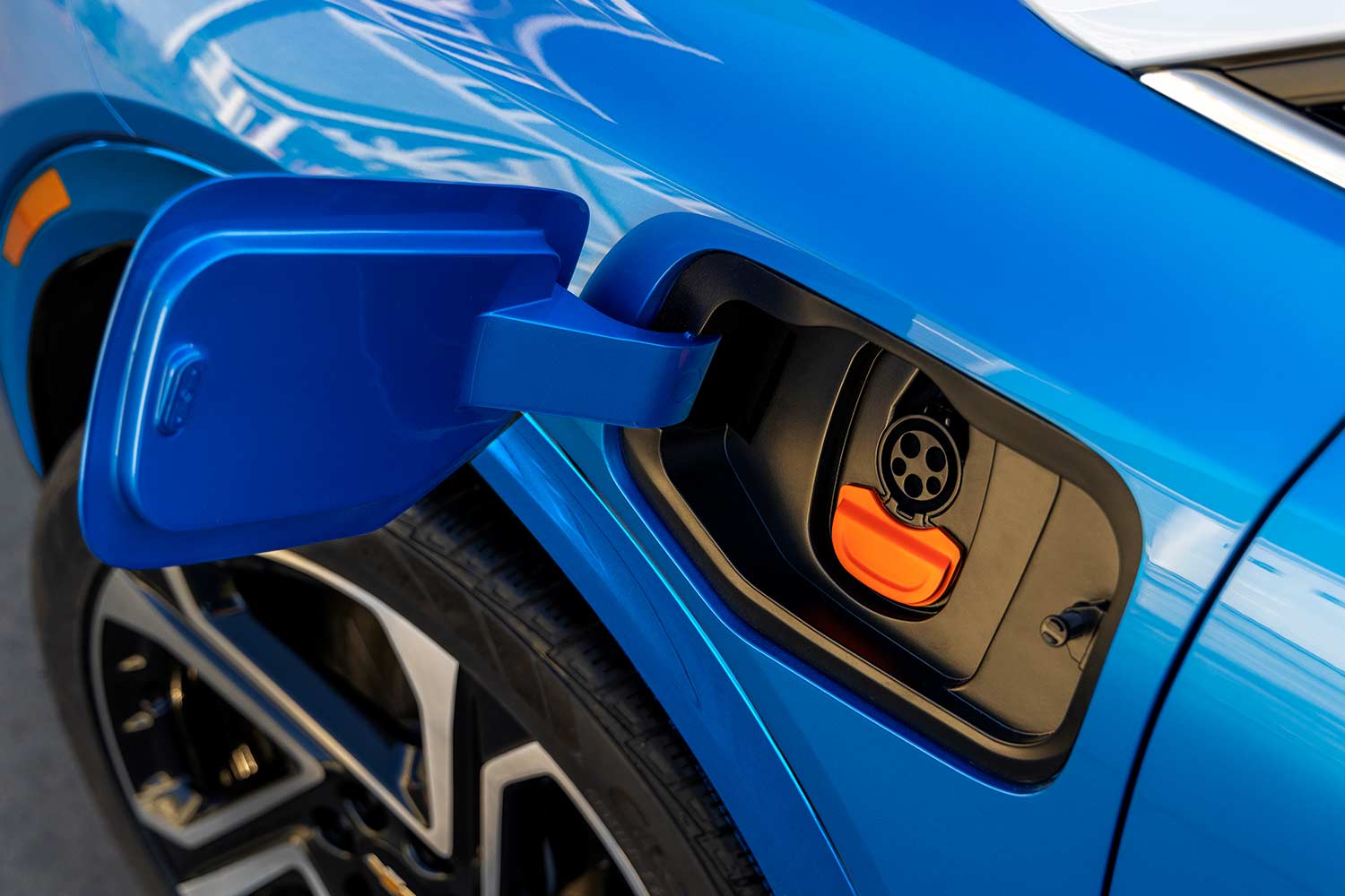 GM Announces NACS Charging Port Integration Beginning In 2025 | Page 2 ...