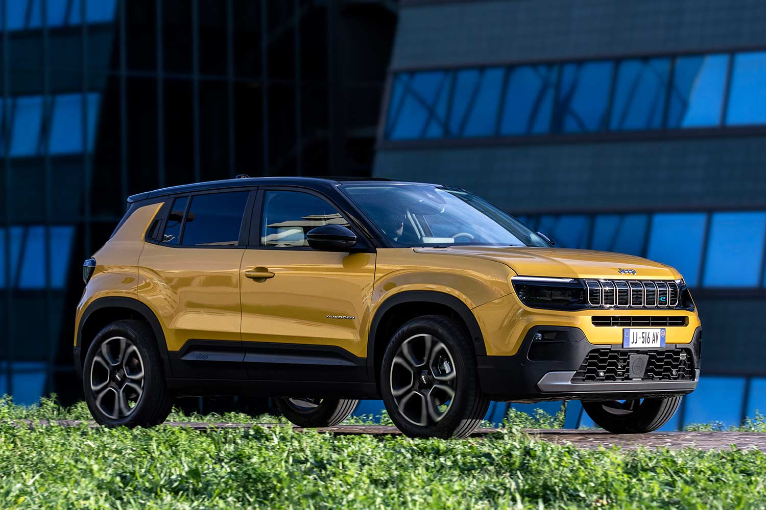 All-new Jeep Avenger first-ever fully electric Jeep SUV unveiled | AUTOBICS