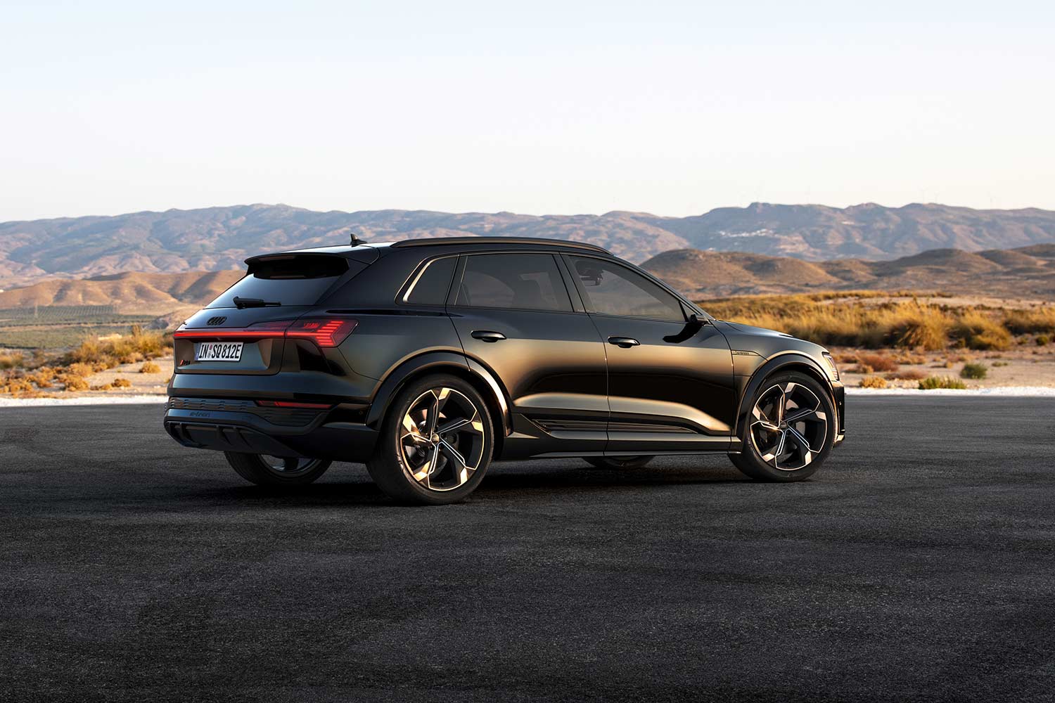 New Audi Q8 e-tron; now with improved efficiency, range and refined ...