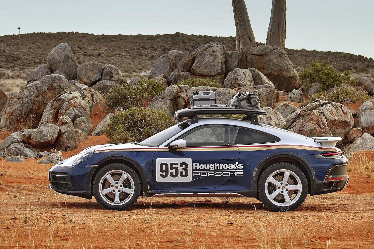 The new Porsche 911 Dakar has arrived AUTOBICS