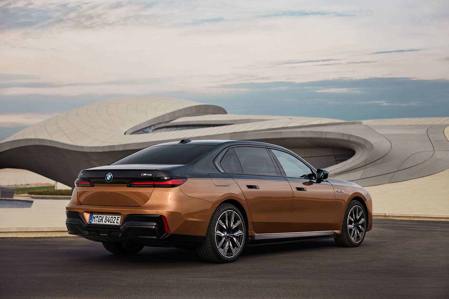 2024 BMW i7 M70 xDrive introduced; most powerful allelectric BMW model