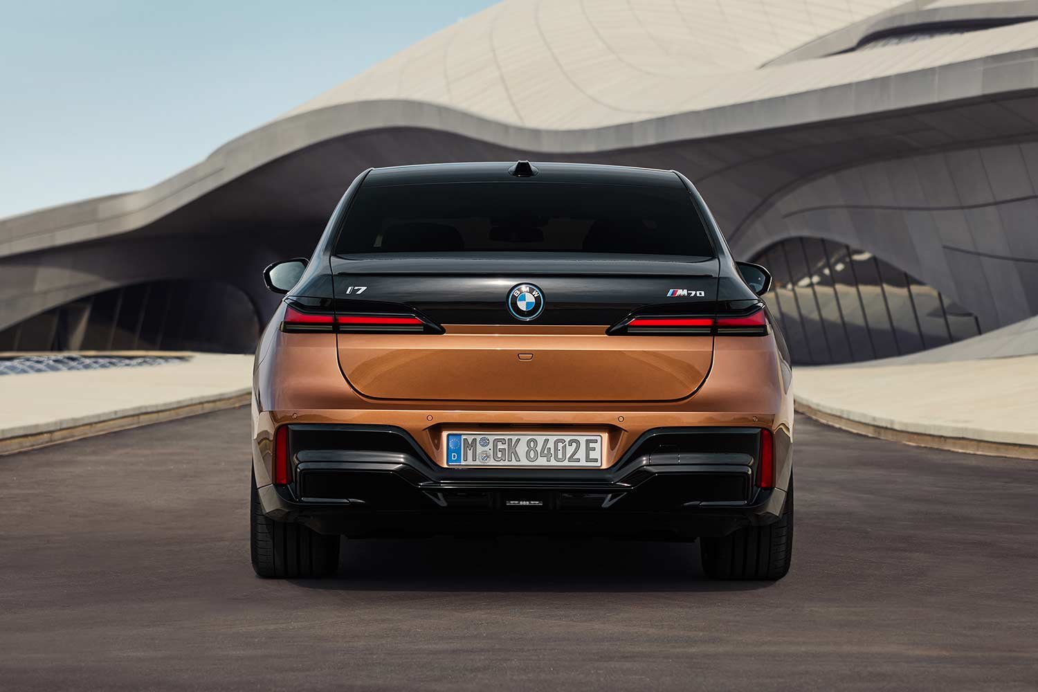 2024 BMW i7 M70 xDrive introduced; most powerful allelectric BMW model