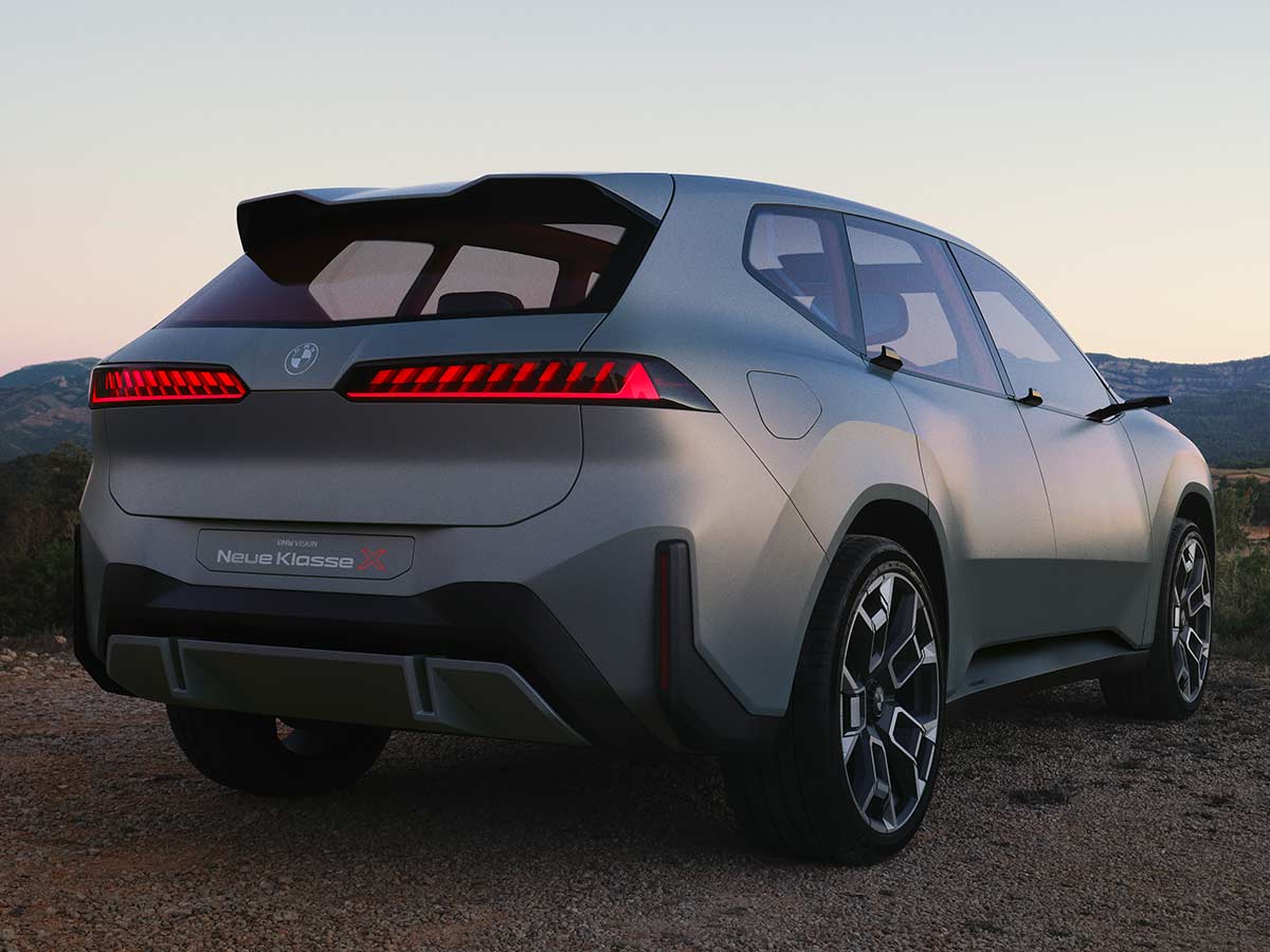 2024 BMW Vision Neue Klasse X Concept Rear Quarter | AUTOBICS