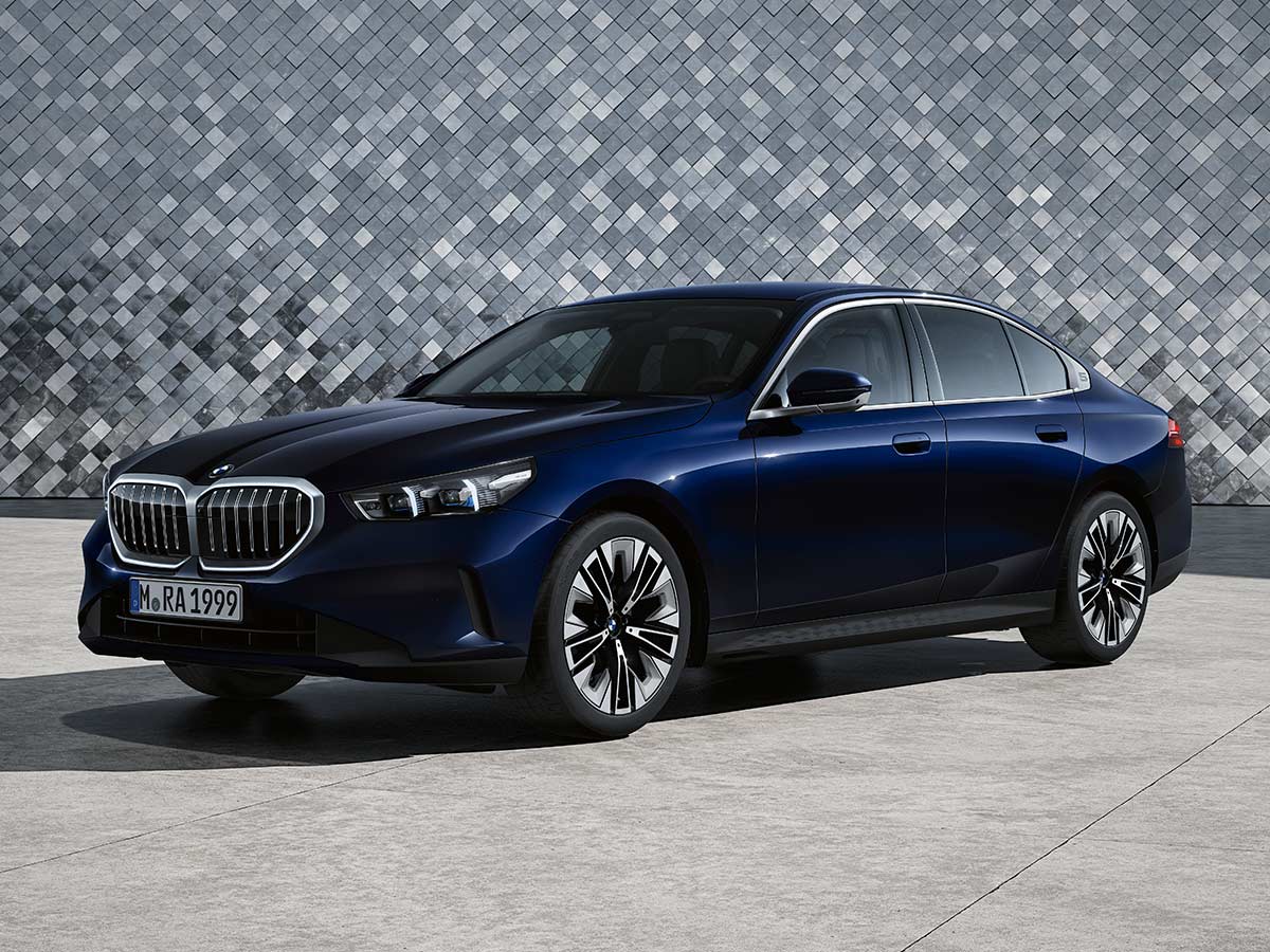 2025 BMW 5 Series Touring & the first BMW i5 Touring unveiled | AUTOBICS