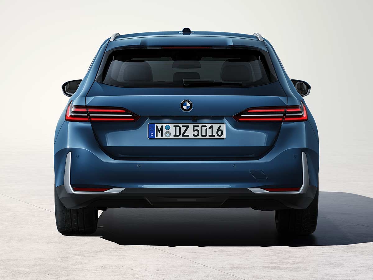 2025 BMW 5 Series Touring & the first BMW i5 Touring unveiled | AUTOBICS