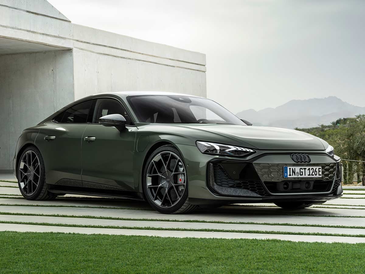 2024 Audi RS e tron GT performance Front Quarter AUTOBICS