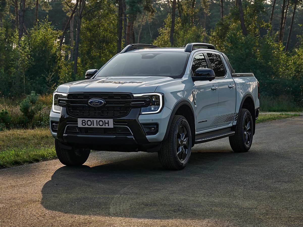 2025 Ford Ranger Plug in Hybrid Stormtrak Front Quarter